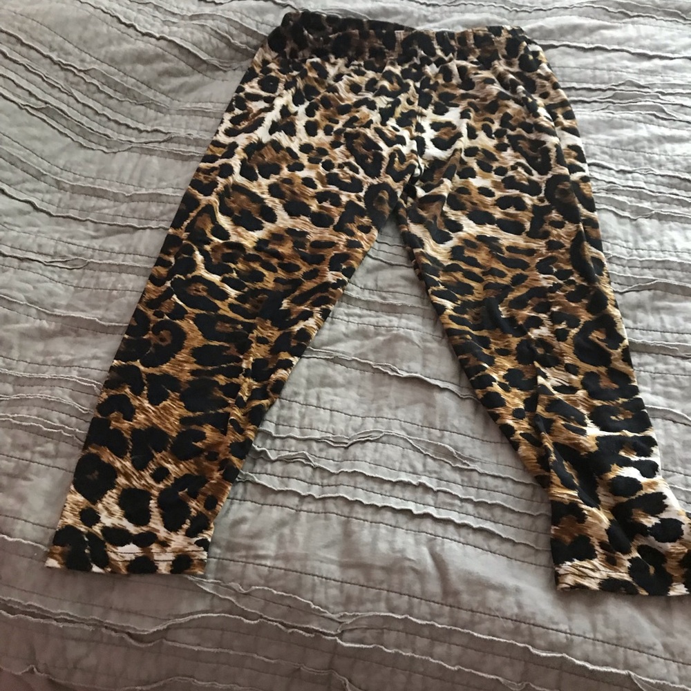 Leopard Print Capri Leggings